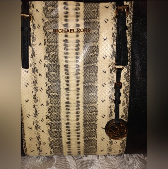 Michael Kors animal print tote - Picture 3 of 10